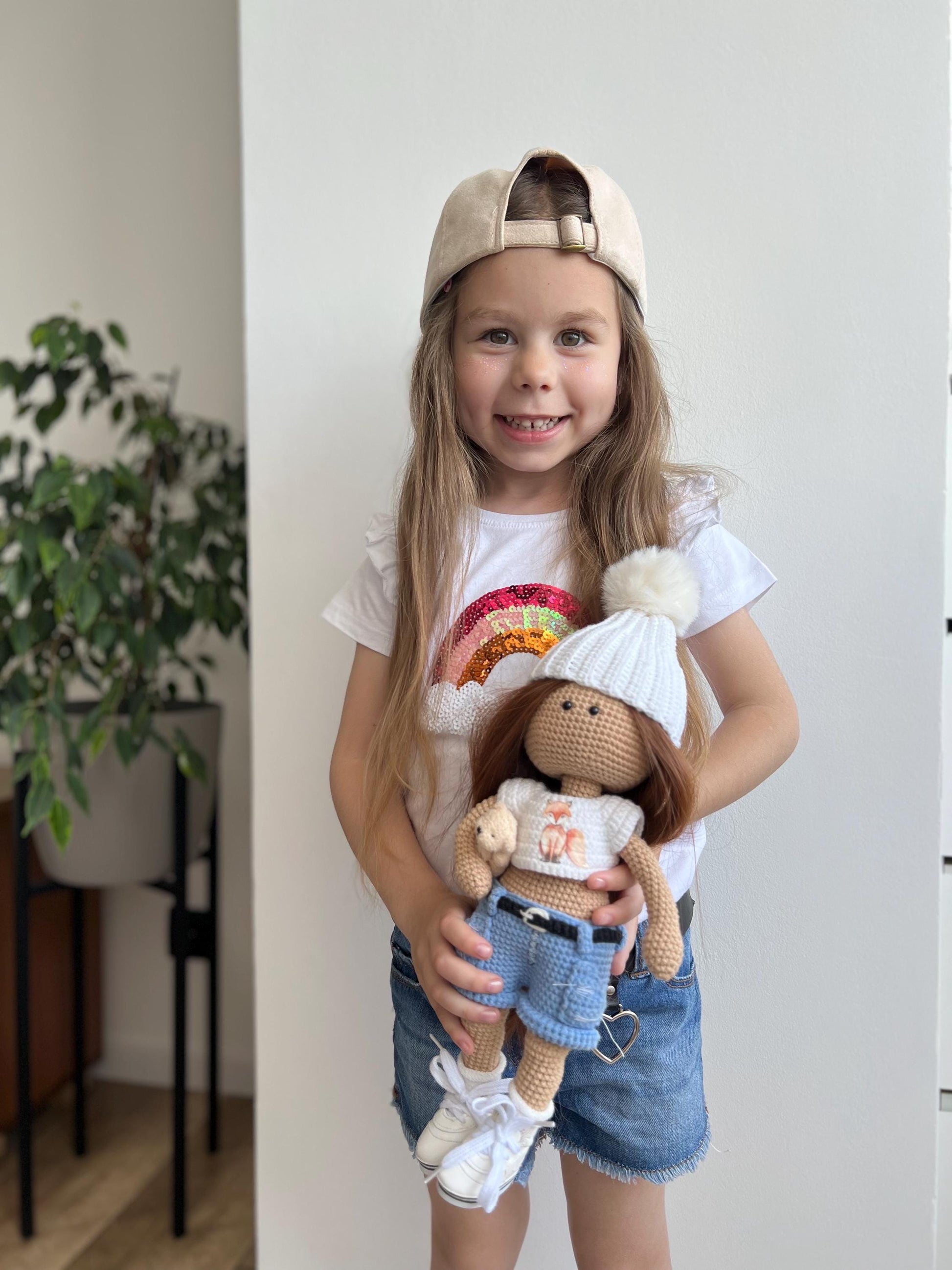 Unique crochet personalized portrait doll, custom portrait doll amigurumi, aunt Christmas gift, sister holiday gift idea, girl nursery decor