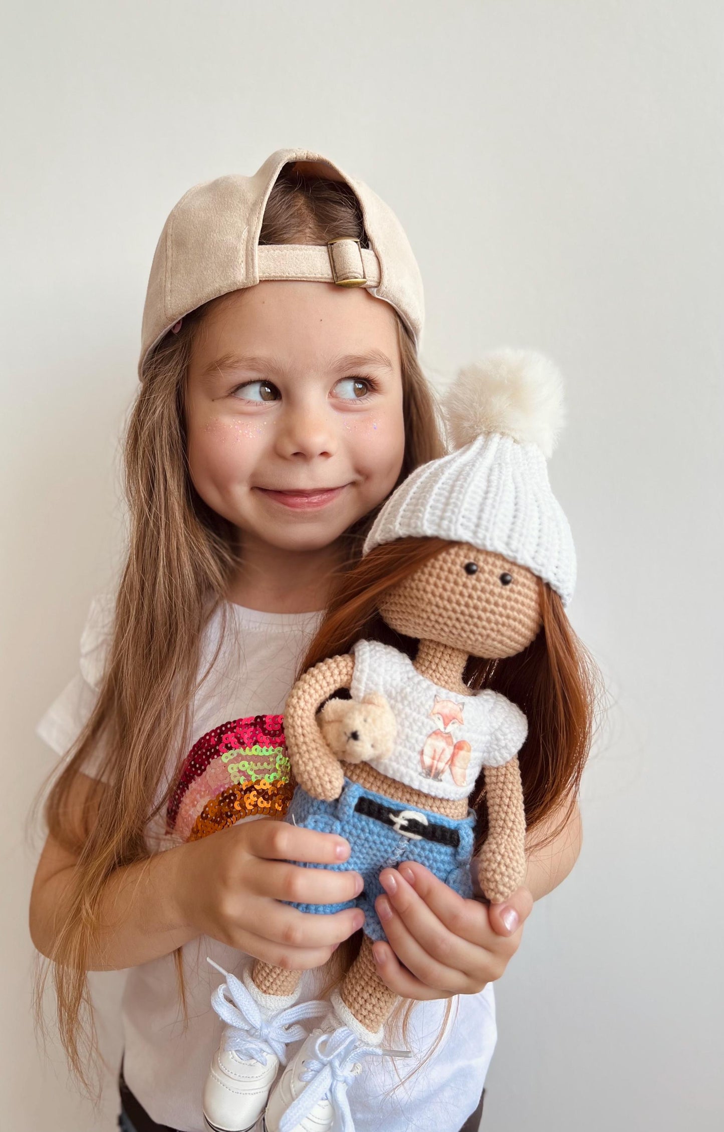 Unique crochet personalized portrait doll, custom portrait doll amigurumi, aunt Christmas gift, sister holiday gift idea, girl nursery decor