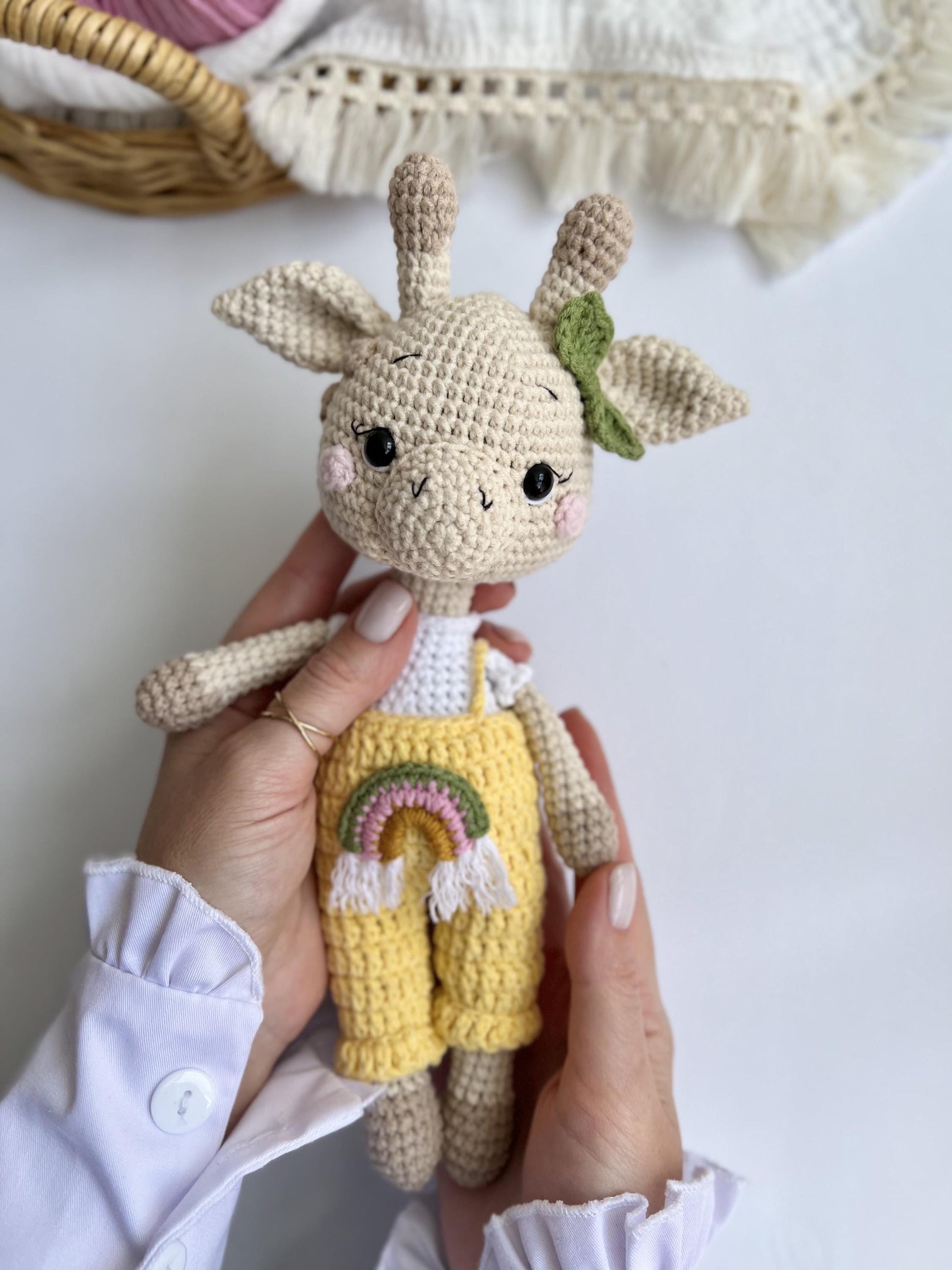 Cute crochet giraffe amigurumi, organic baby toy, safari plushies toy, boho nursery decor, handmade soft stuffed animal, daughter gift
