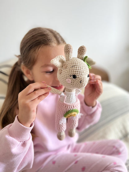 Cute crochet giraffe amigurumi, organic baby toy, safari plushies toy, boho nursery decor, handmade soft stuffed animal, daughter gift