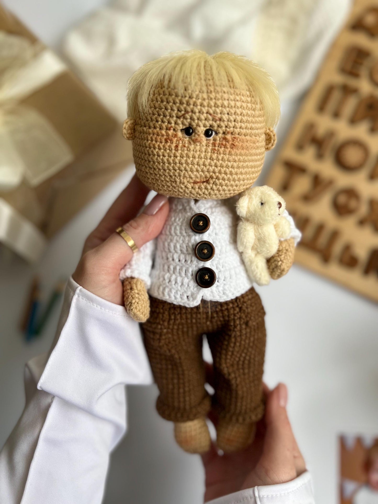 Custom crochet portrait doll from photo, unique personalized kids Christmas gift, stuffed plushies doll amigurumi, grandchild holiday gift