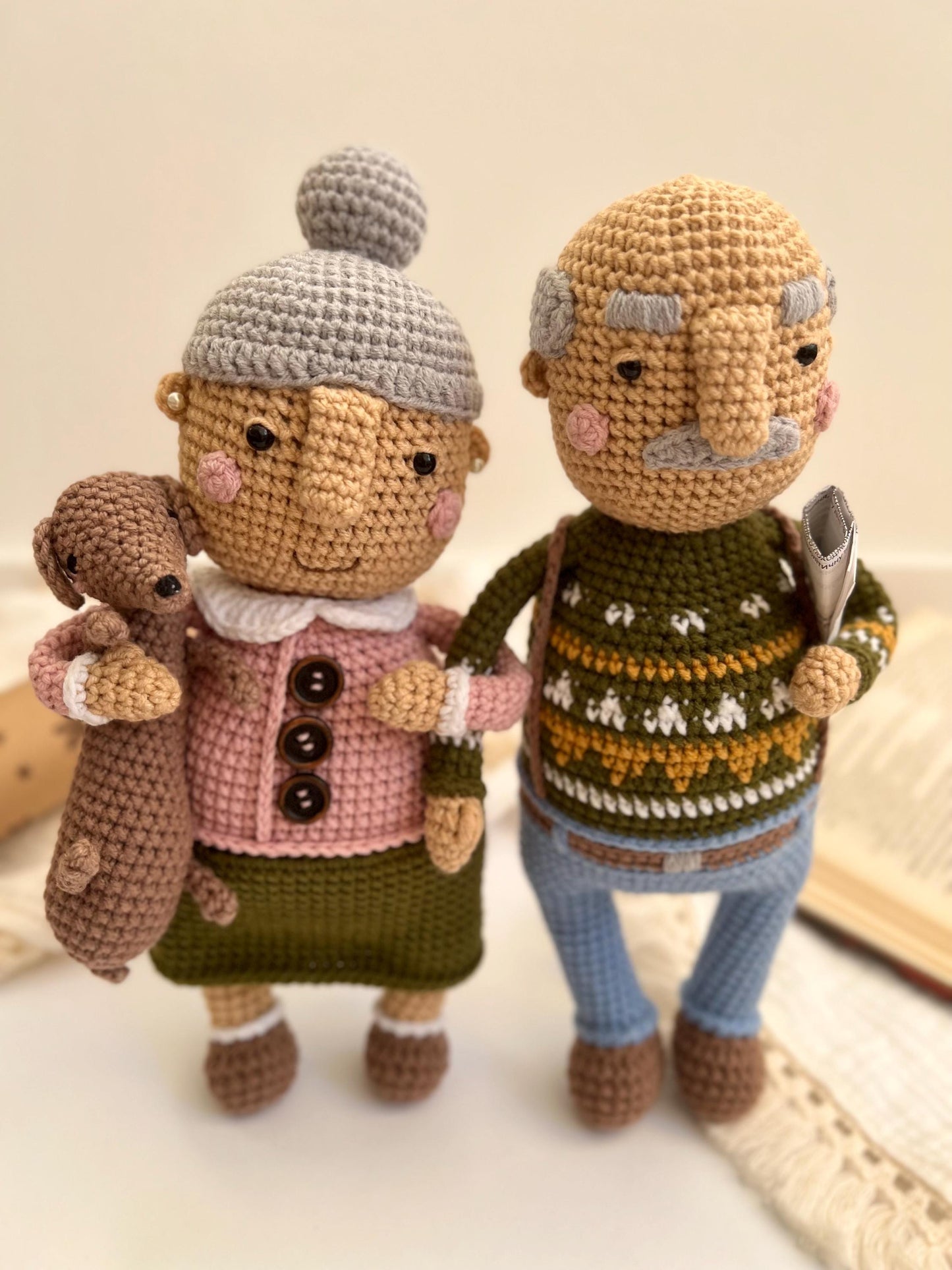 Adorable Crochet Grandparent Dolls: Perfect Presents for Grandma and Grandpa