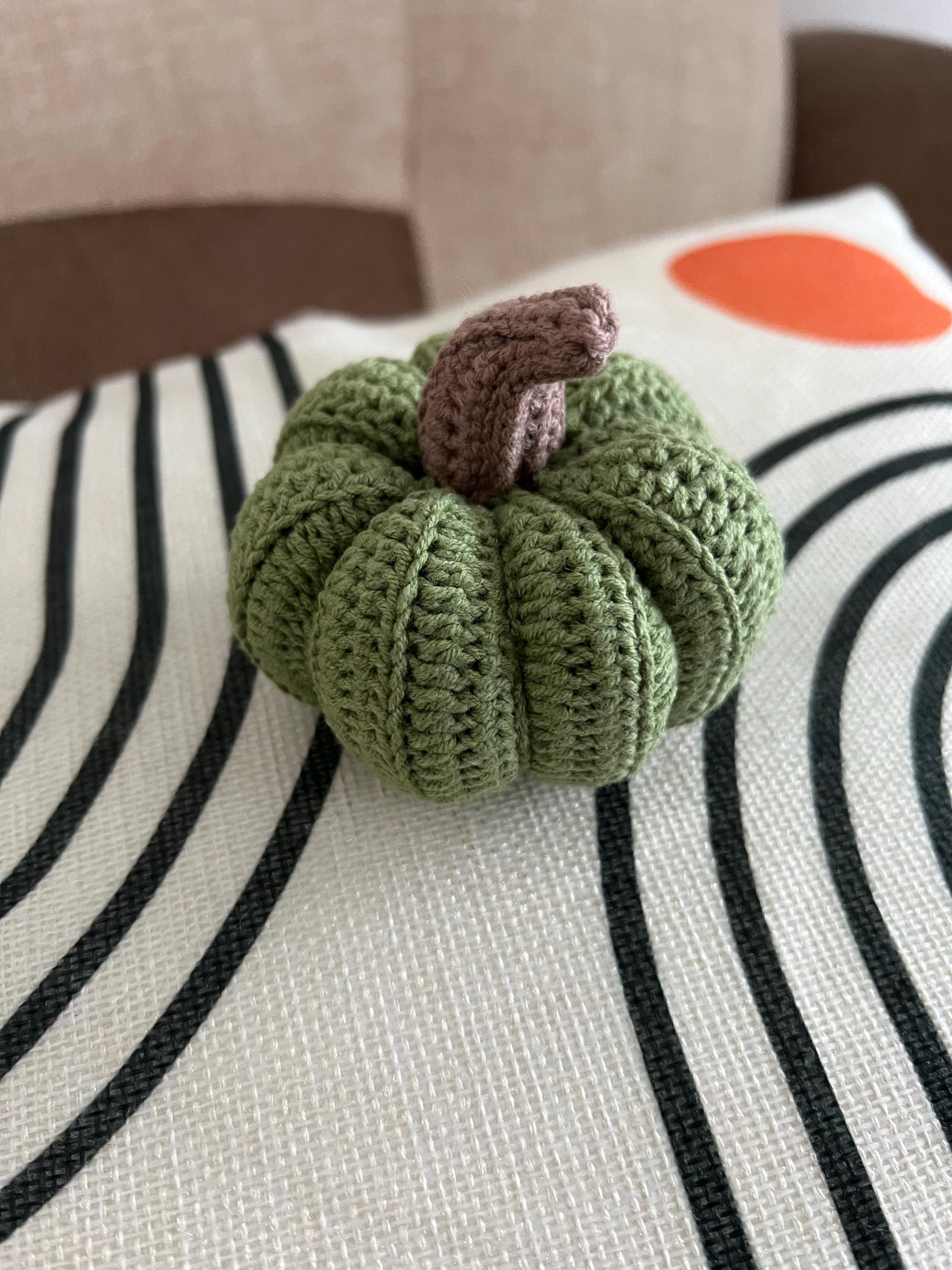 Crochet Halloween set of 3 stuffed pumpkins, fall home decor, handmade Halloween pumpkins, thanksgiving table centerpiece