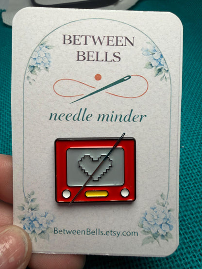 Retro Pixel Heart TV Needle Minder - Etch-A-Sketch