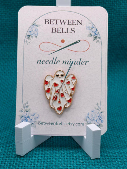 Heart Ghost Needle Minder | Cute Love Ghost Magnet | Valentine Spooky Aesthetic | Romantic Stitching Accessory | Cross Stitch Needle Holder