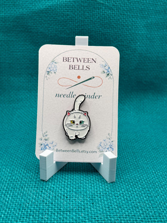 White Cat Needle Minder | Cute Kitty Magnet | Heterochromia Cat Design | Pet Lover Gift | Cross Stitch Needle Holder