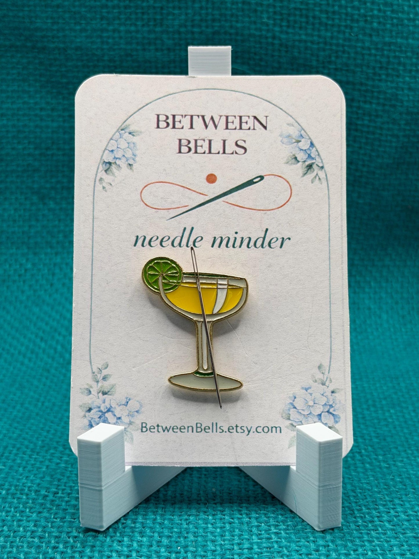 Lime Cocktail Needle Minder | Citrus Margarita Magnet | Summer Drink Design | Bar Cart Aesthetic | Cross Stitch Needle Holder