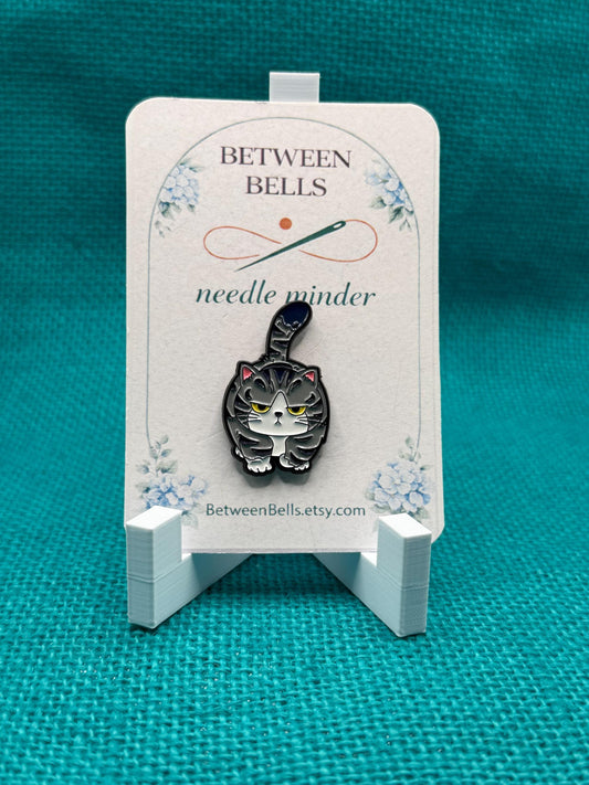 Grumpy Cat Needle Minder | Cute Moody Cat Magnet | Pet Lover Gift | Funny Animal Design | Cross Stitch Needle Holder