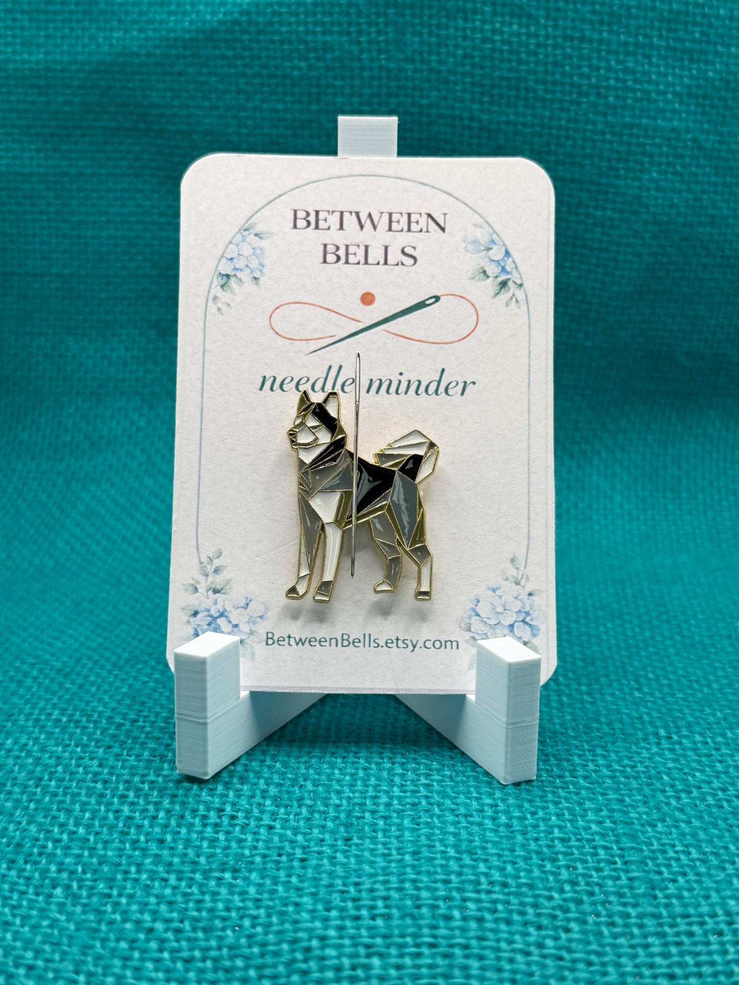 Geometric Dog Needle Minder | Modern Polygon Pet Magnet | Minimalist Animal Design | Dog Lover Gift | Cross Stitch Needle Holder