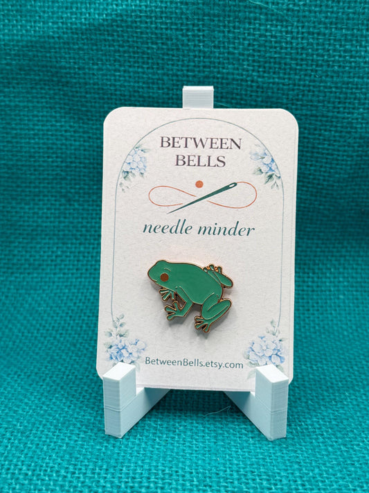 Tree Frog Needle Minder | Cute Frog Magnet | Nature Lover Gift | Woodland Animal Design | Cross Stitch Needle Holder